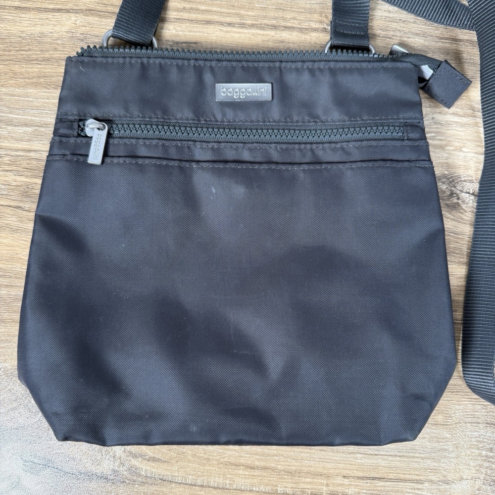 Baggallini Dark Gray Nylon Crossbody Shoulder Strap Medium Travel Bag - Picture 2 of 6